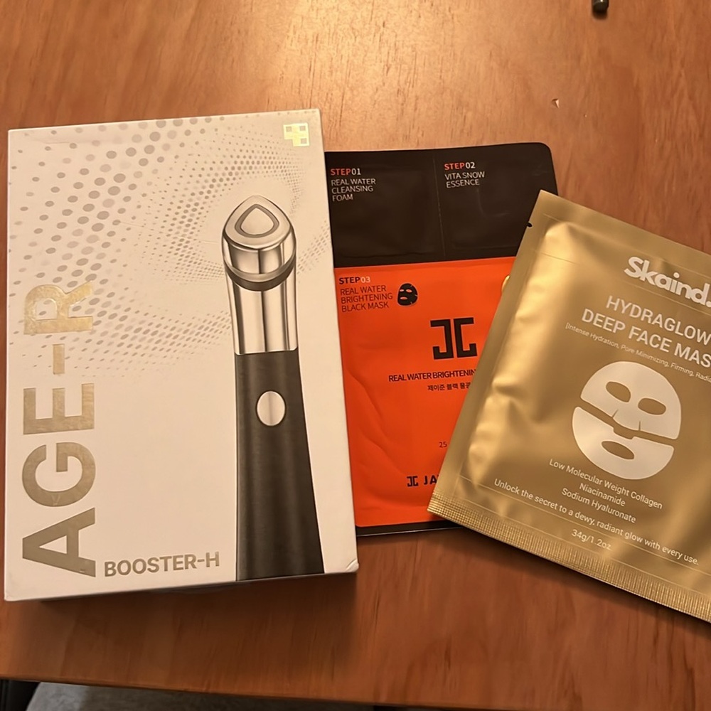 {MEDICUBE} Age-R Booster-H w/two face masks